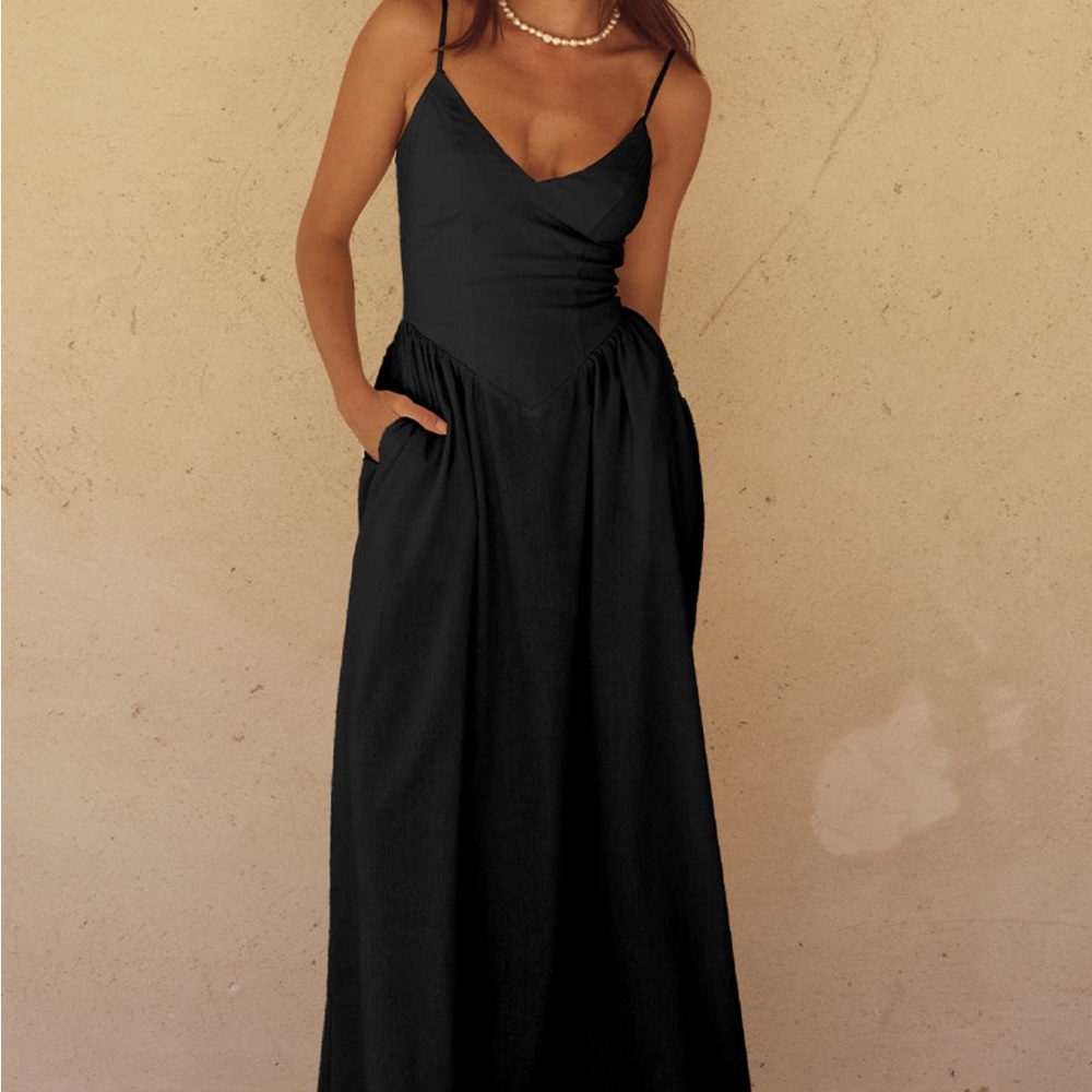 ZEPHY MAXI DRESS - BLACK (M)